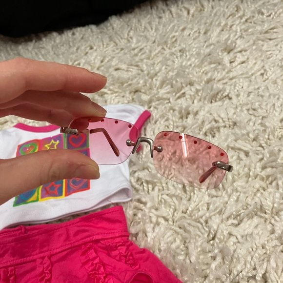 Build a Bear Peace Sign Top, Ruffle Skirt & Sunglasses - Picture 2 of 2